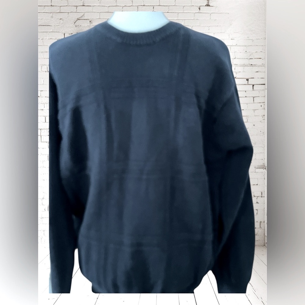 Men’s Vintage Izod Navy Blue Knit Crewneck Sweater W/Ribbed Trim Arm And Waist